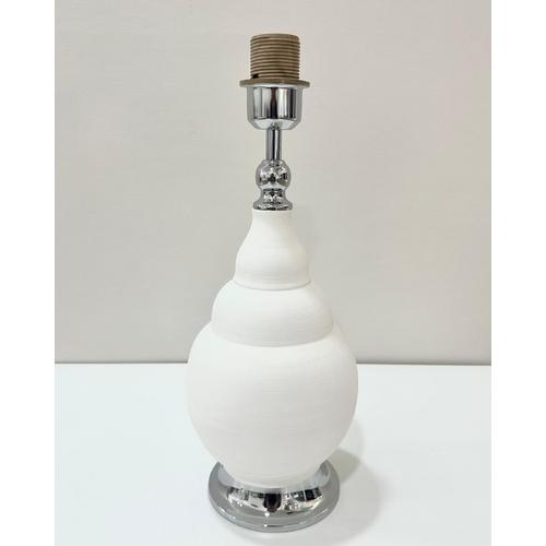 25 Cm Kıvrımlı Abajur Çini Bisküvili Krom Renk Duy Aparatlı 